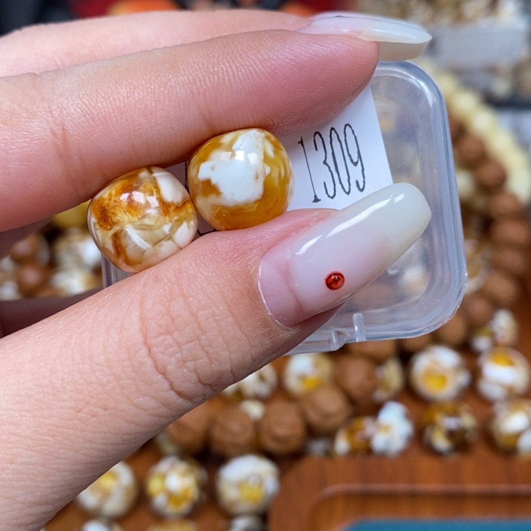 沁色蜜蜡未镶嵌1309