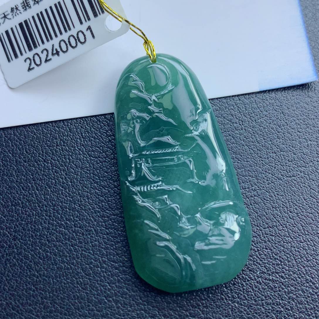 翡翠颈饰未镶嵌山水