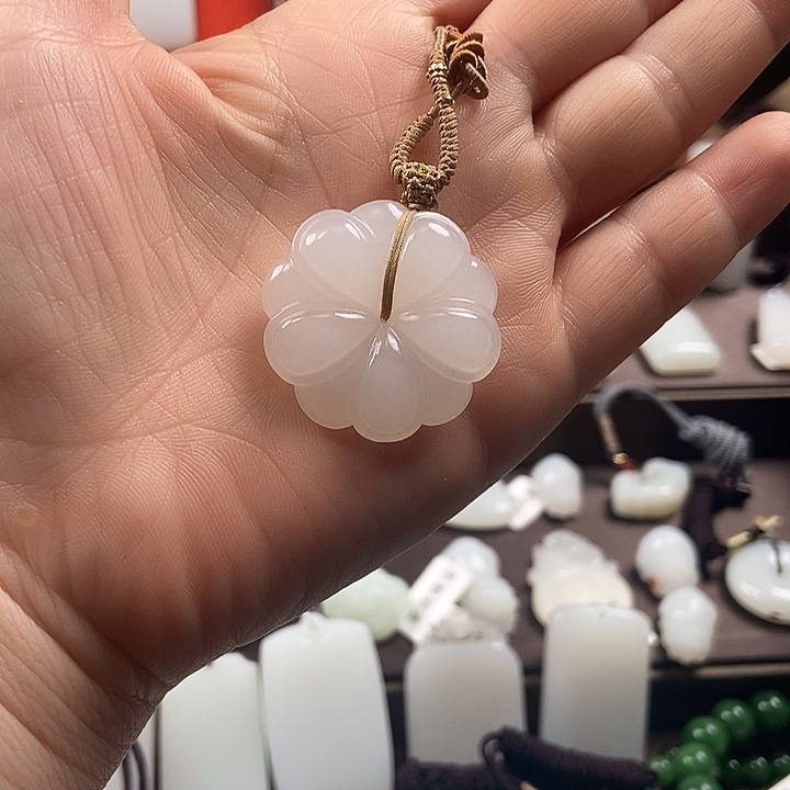 和田玉颈饰未镶嵌