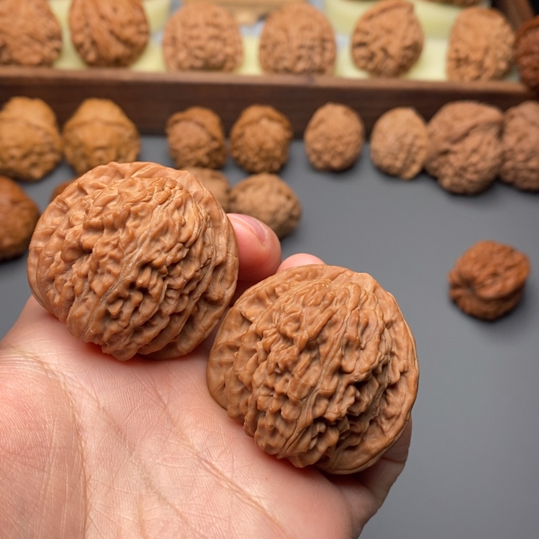 文玩核桃把件42尺四座楼