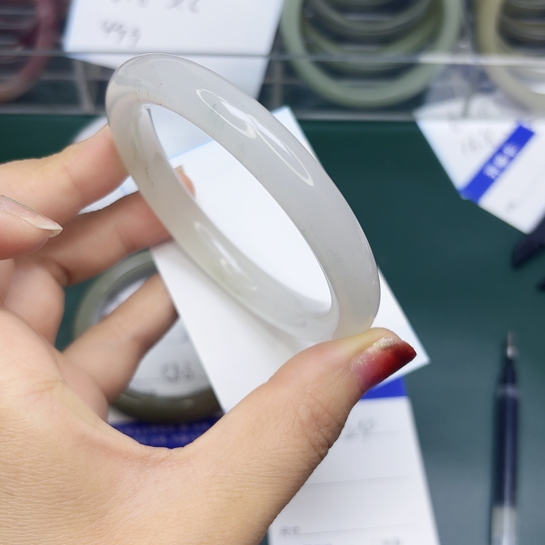 石英质玉未镶嵌手镯24/60