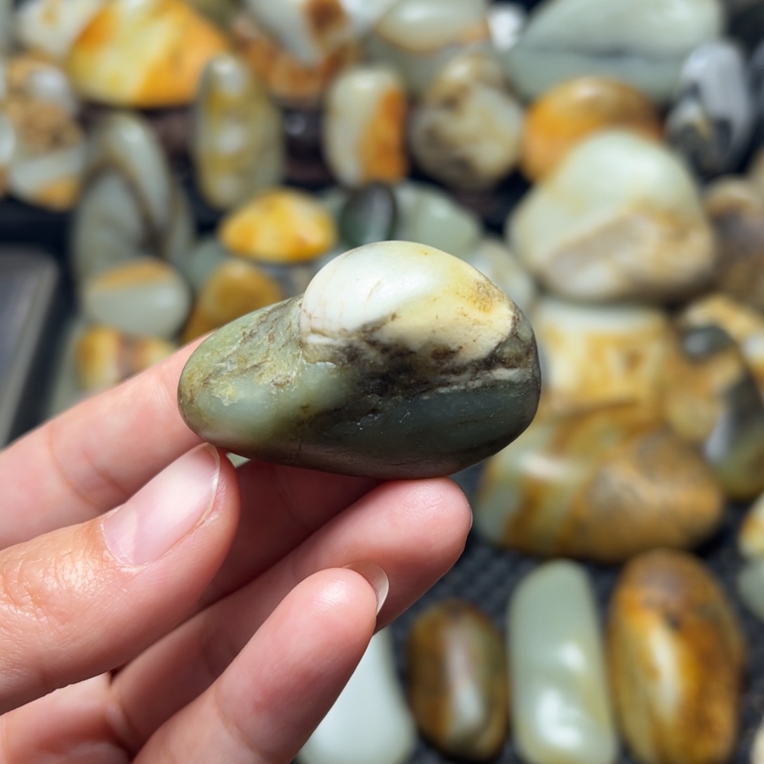 和田玉（青玉）B4未镶嵌