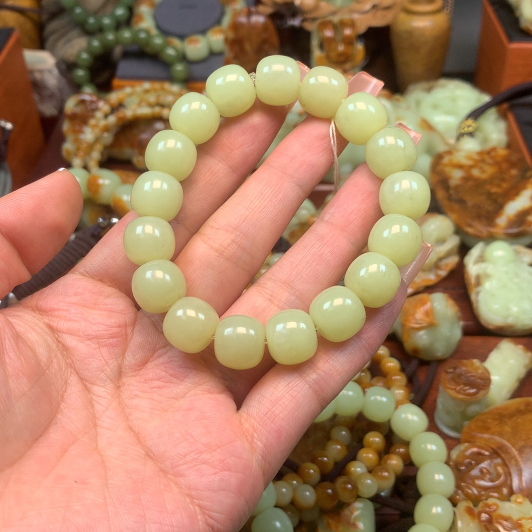 用***4岫岩老玉（透闪石质玉）未镶嵌手链