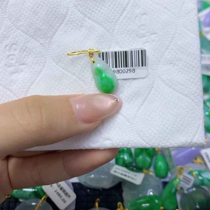 颈饰18K金镶嵌翡翠