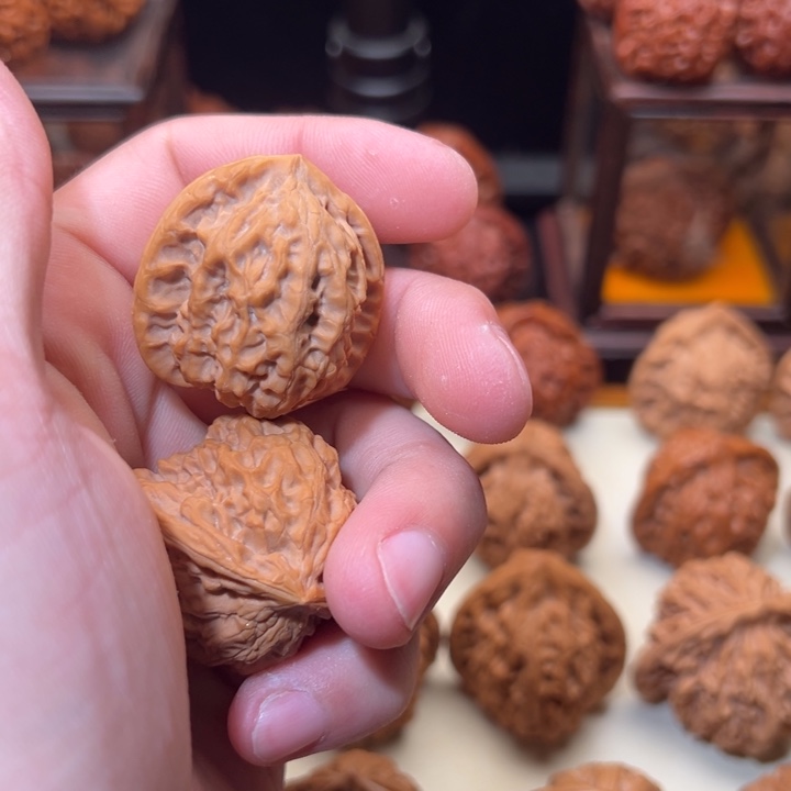 小***儿吊坠桃核哈哈哈哈哈哈