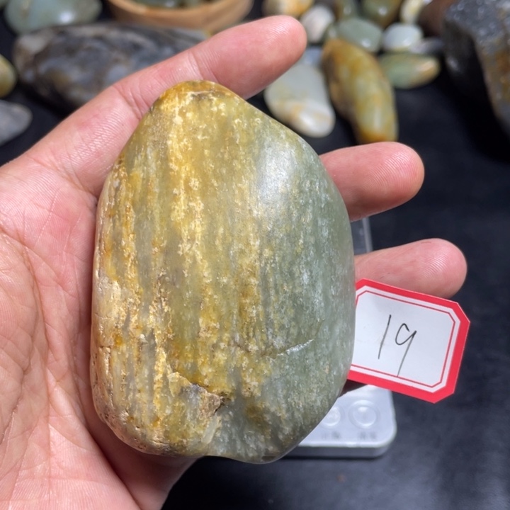 和田玉未镶嵌颈饰19