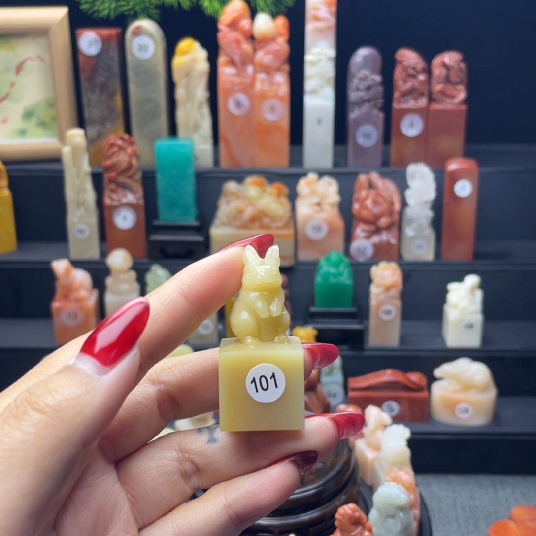 印石寿山石芙蓉兔兔