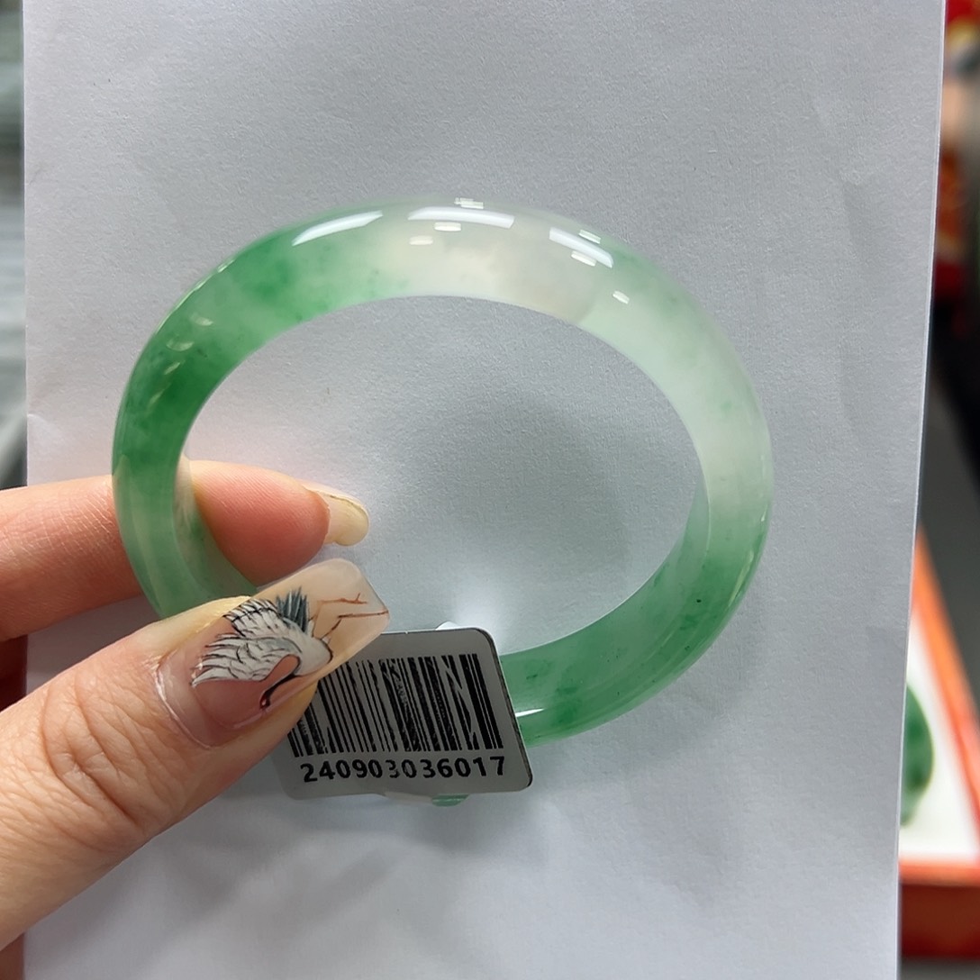 石英质玉手镯未镶嵌迷*迷