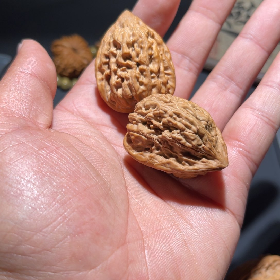 文玩核桃把件微**孩苍龙