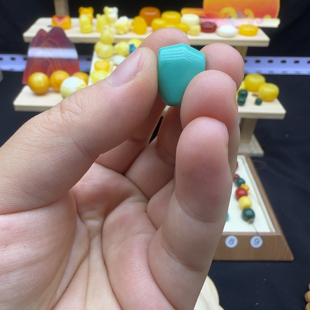 琥珀未镶嵌裸石配饰