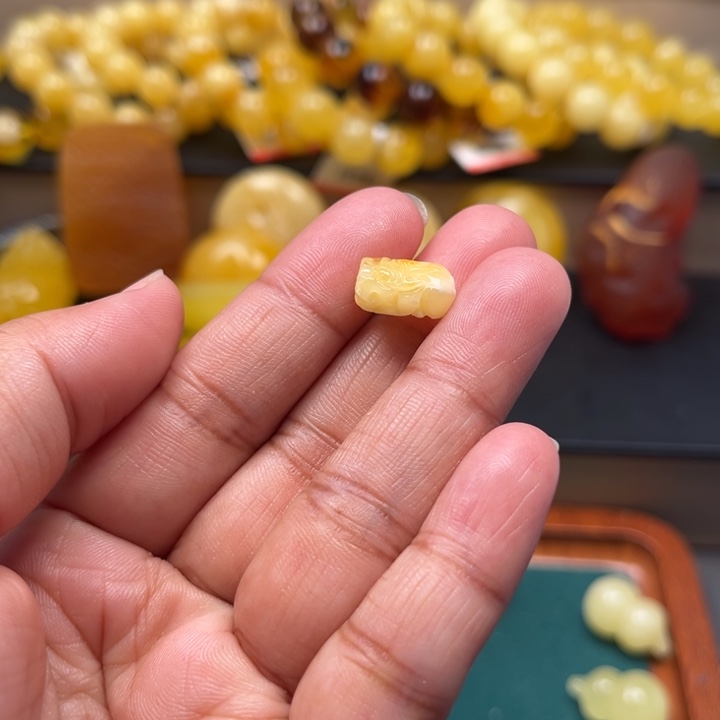 热***茶琥珀未镶嵌珠宝奇石M119号