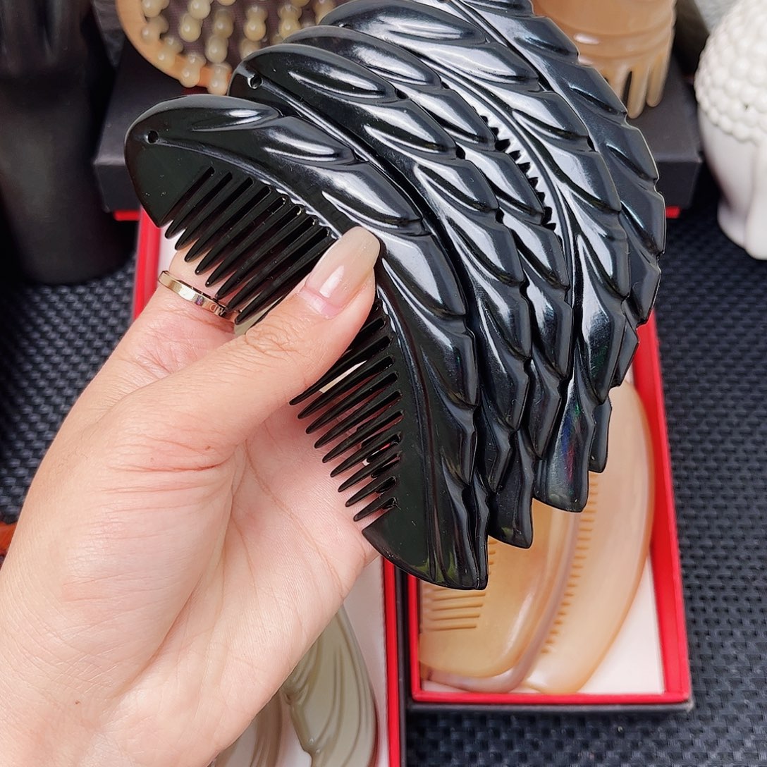 纯手工制作纯牛角梳子