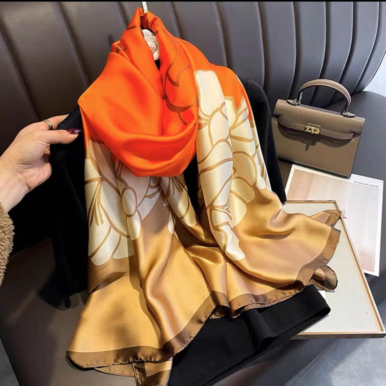 【橘色山茶】丽景缎丝巾长巾90x180左右（800）