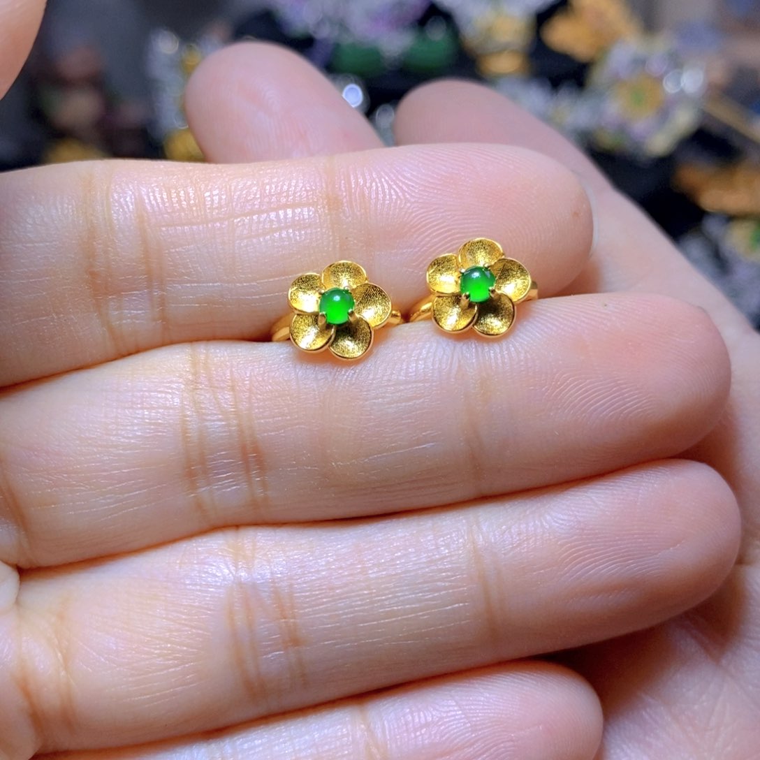 翡翠银S925镶嵌耳钉天然翡翠