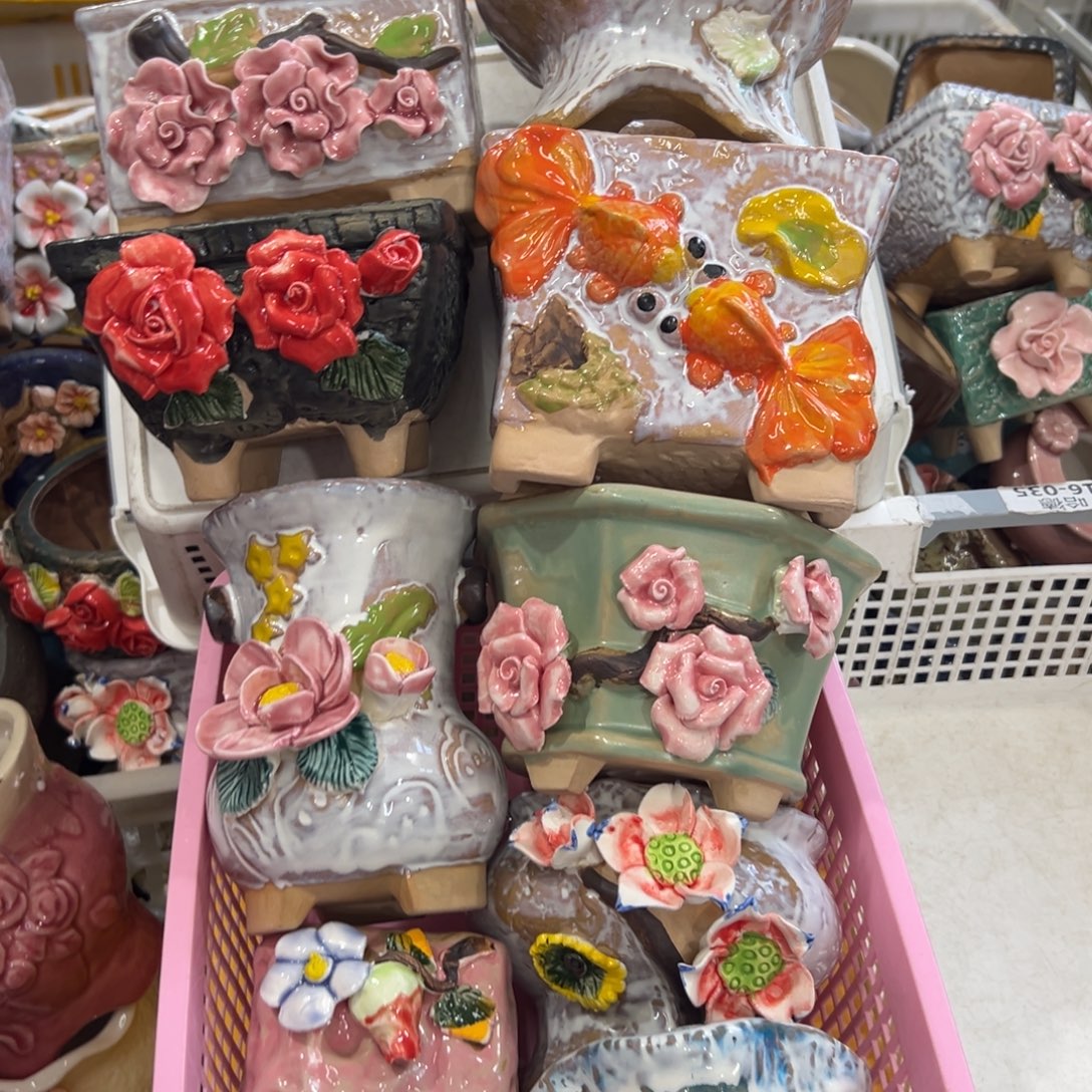 330 花盆拍满20元发货，退款拉黑。