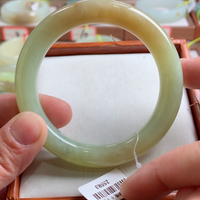 【闪购商品】和田玉手镯未镶嵌57.6