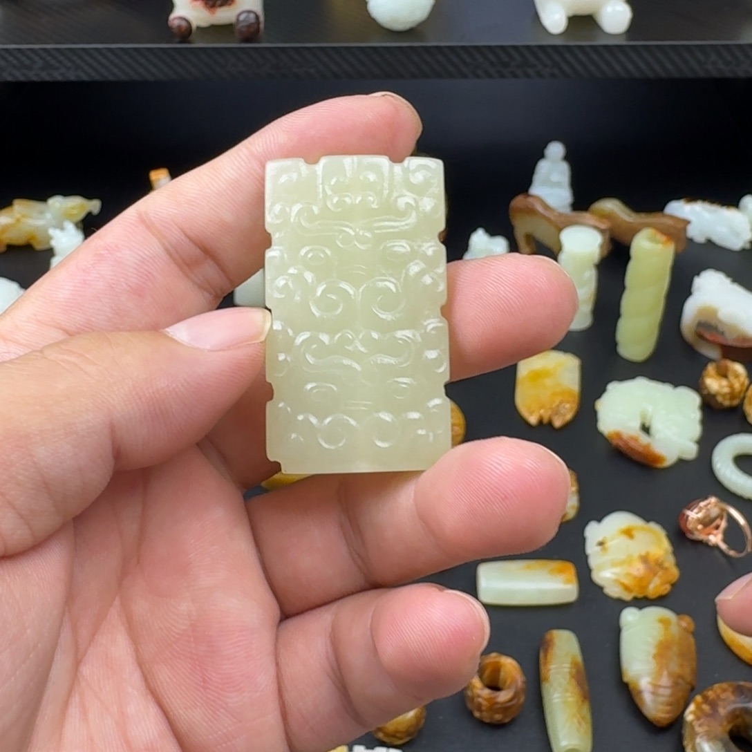 和田玉（糖玉）未镶嵌颈饰