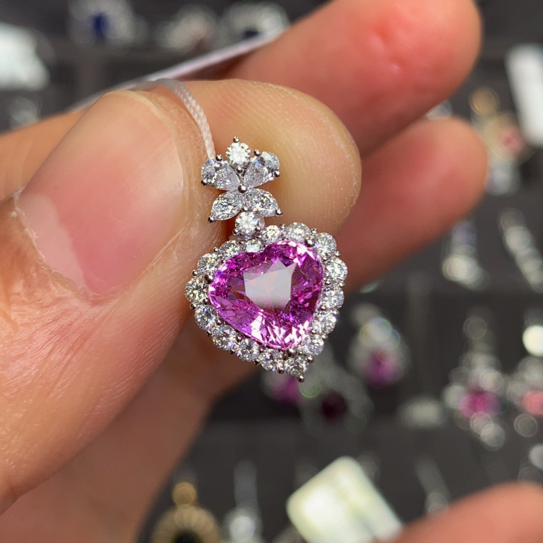 彩色蓝宝石颈饰18K金镶嵌