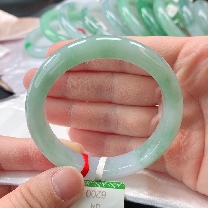 翡翠手镯未镶嵌缅甸A货翡翠手镯
