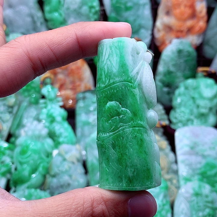 翡翠吊坠(不含链)未镶嵌马*生