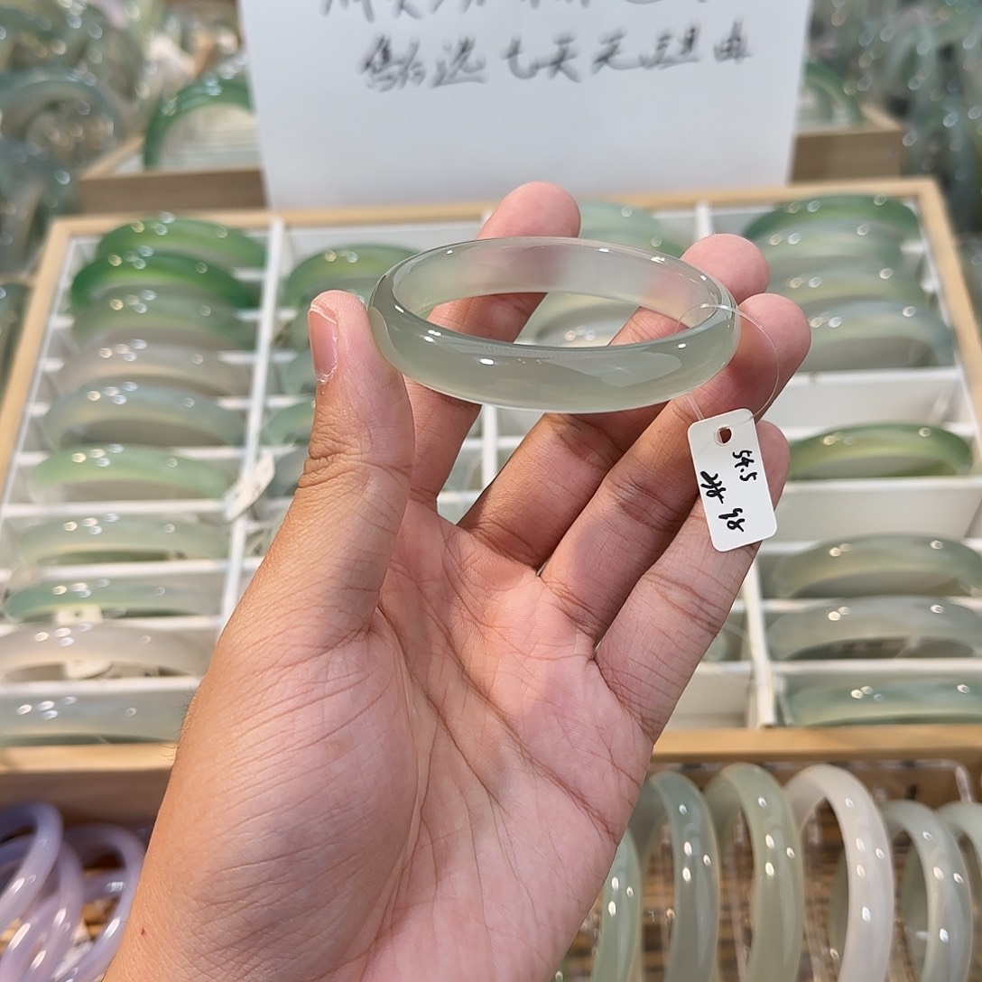 玛瑙/玉髓未镶嵌手镯圈口54.5