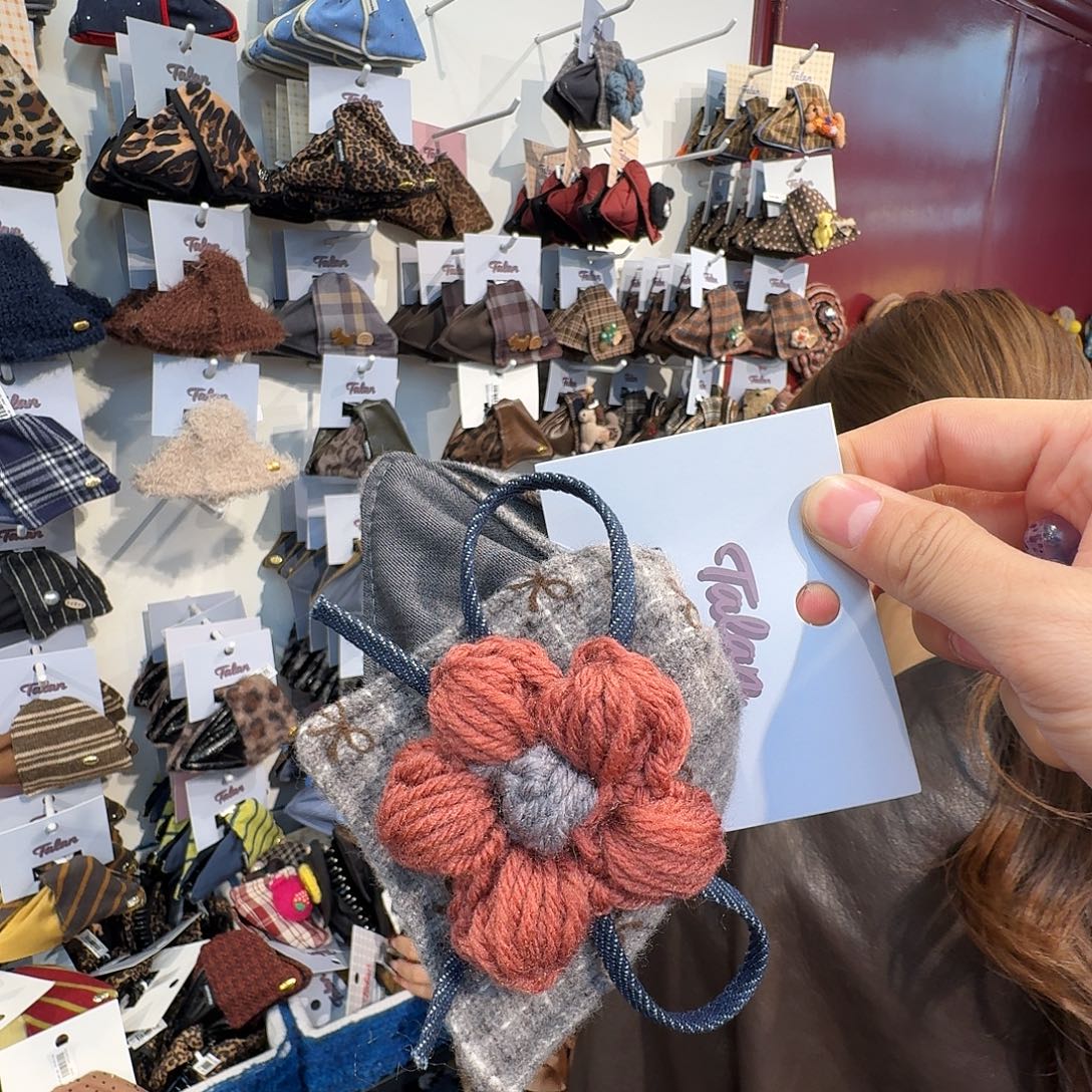 红的花花三角抓哦哦哦