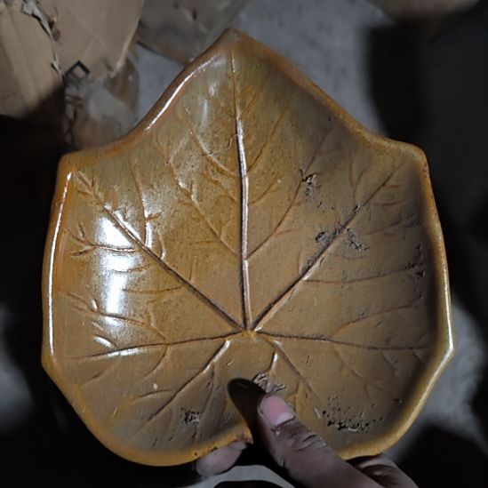 茶盏陶瓷盘子碗啥都有