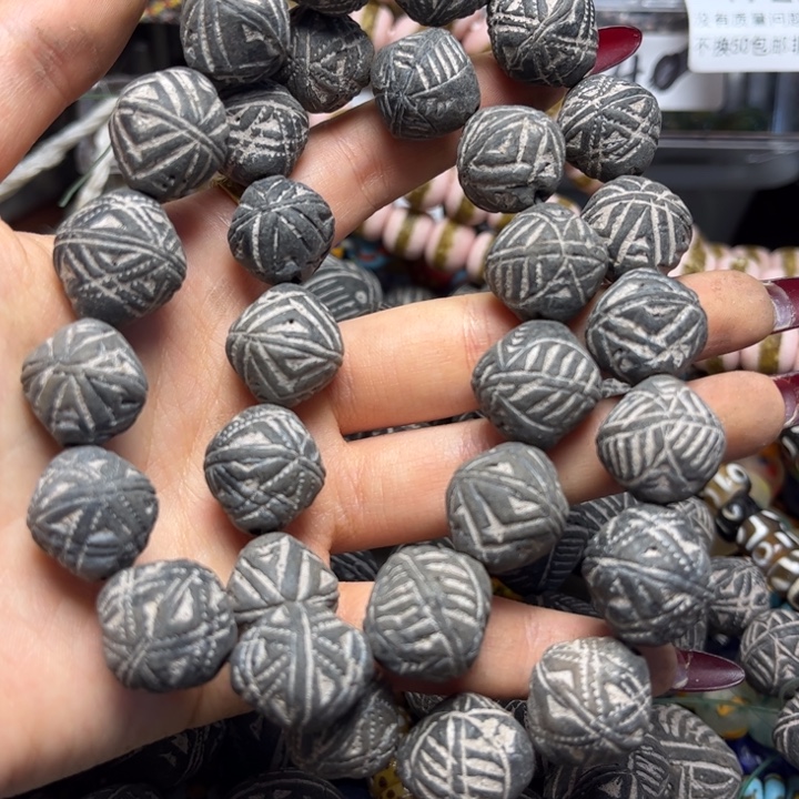 颈饰玻璃7703 陶泥一条