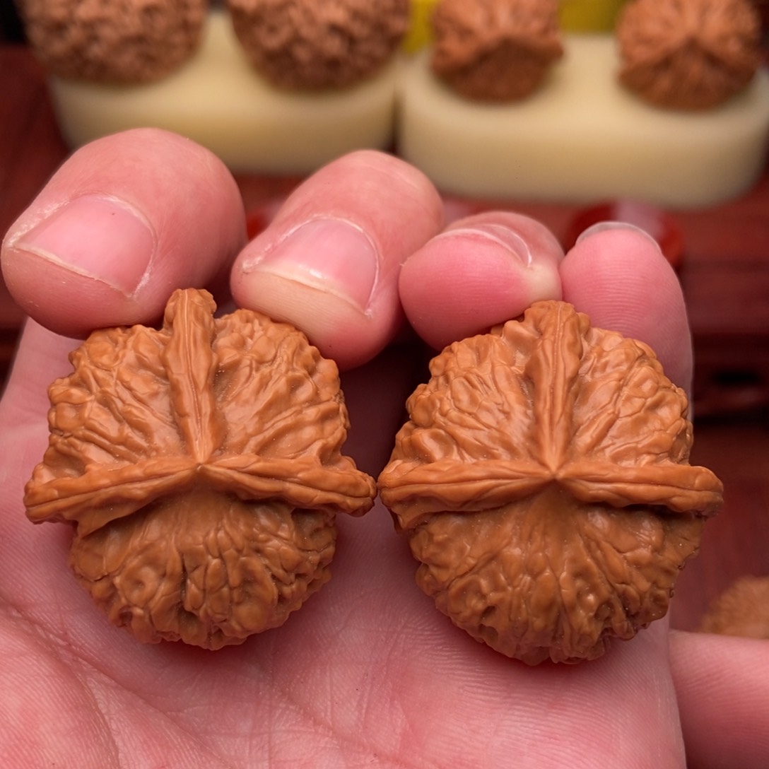 桃核把件野生狮子头三棱36