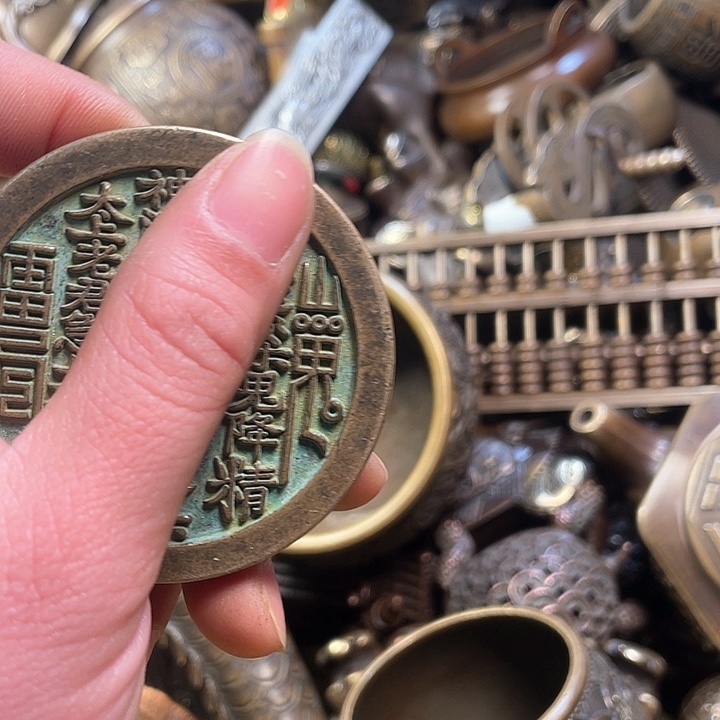 诚信经营铜器摆件