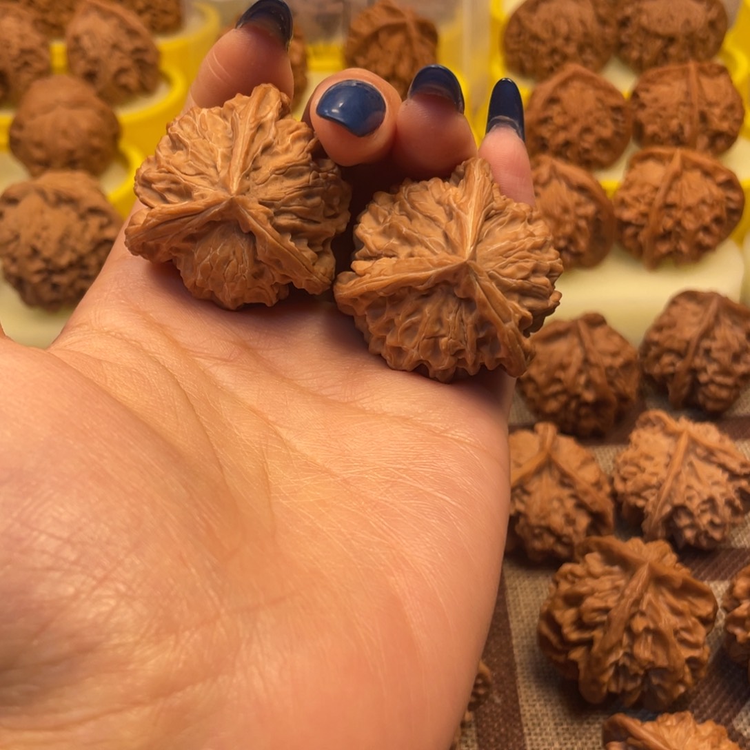 宇***哥吊坠文玩核桃盘山三棱