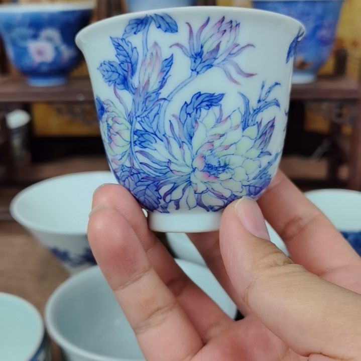 斗彩昙花主人品茗杯