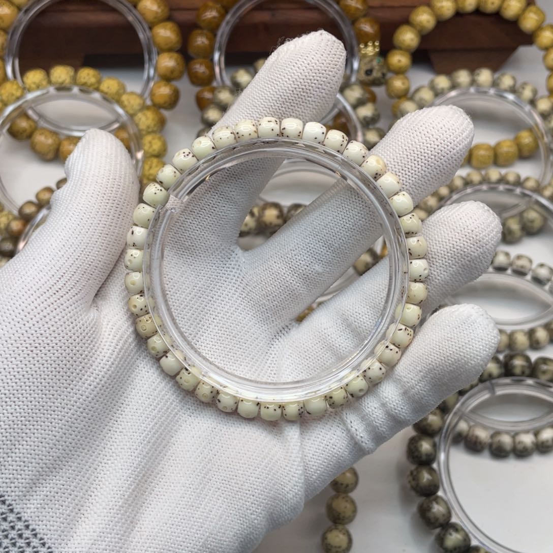 星月菩提手串6×5石玉料大留白A23