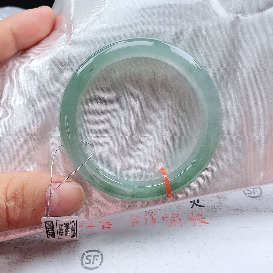 翡翠手镯未镶嵌天然翡翠手镯