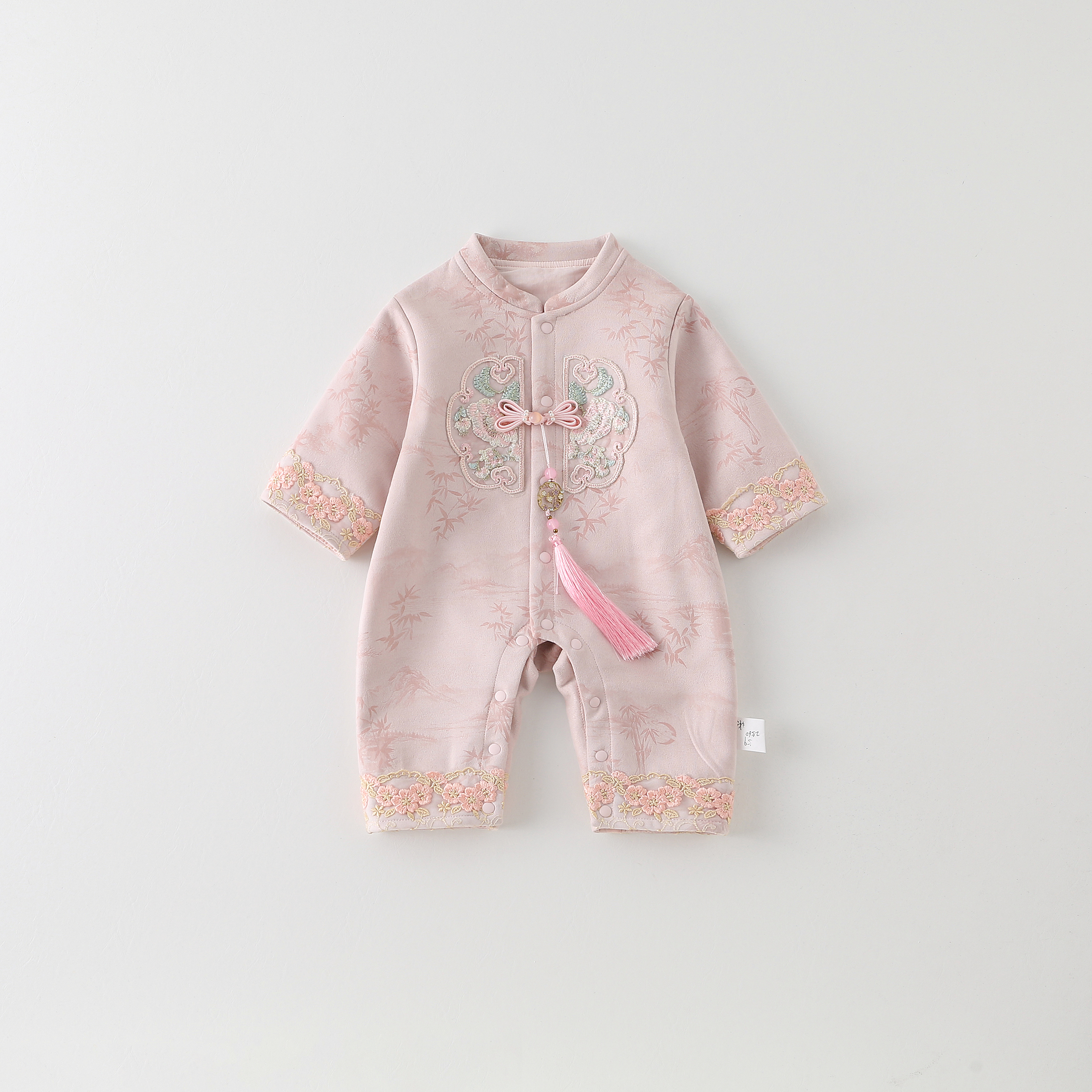 新款秋季宝宝国风衣服婴幼儿秋天女孩户外出服新生儿新中式连身衣