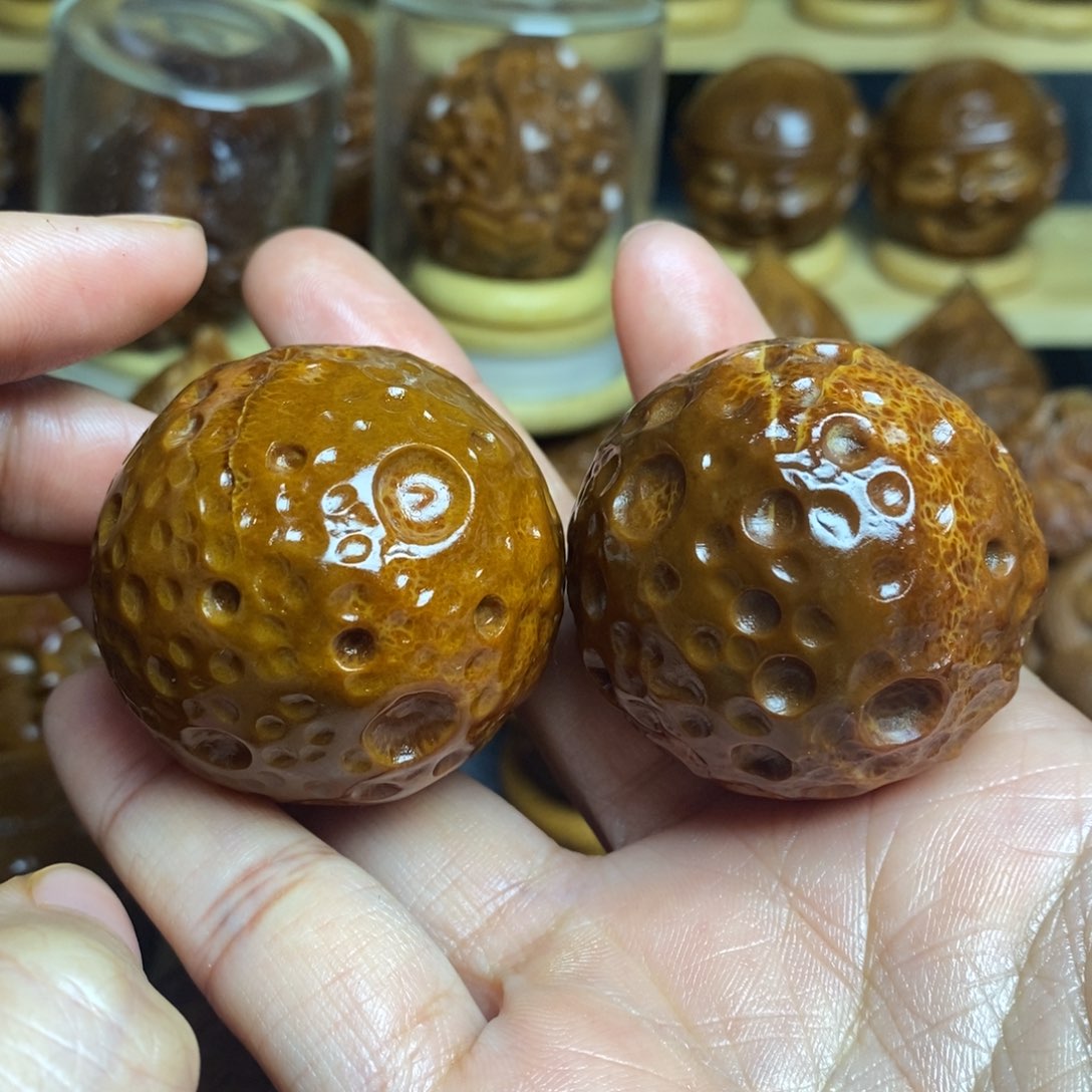 【闪购商品】香榧木?****爸橄榄核雕工艺瑕疵
