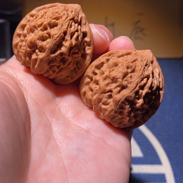 文玩核桃把件❻金牛微磕尖