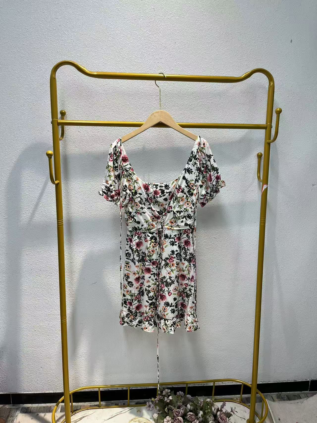 U家剪标   8仓A6-10-1738款   泡泡袖方领夏季碎花显瘦连衣裙