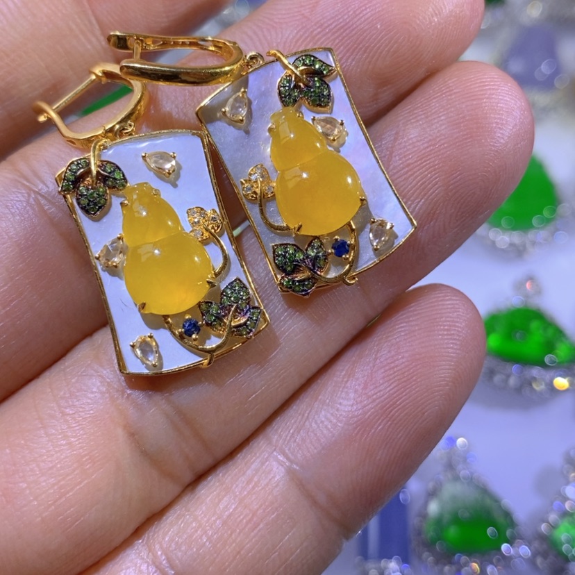 【闪购商品】翡翠挂件18K金镶嵌天然翡翠