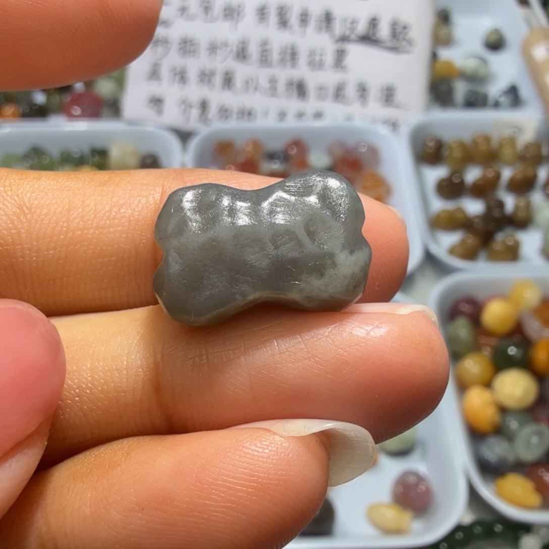 和田玉未镶嵌珠宝奇石