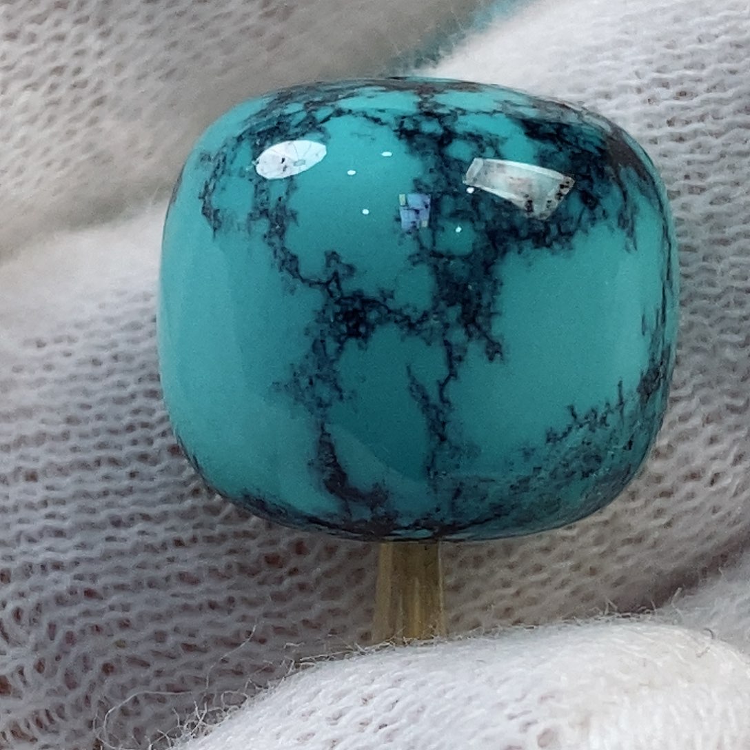 绿松石珠宝奇石未镶嵌在*上