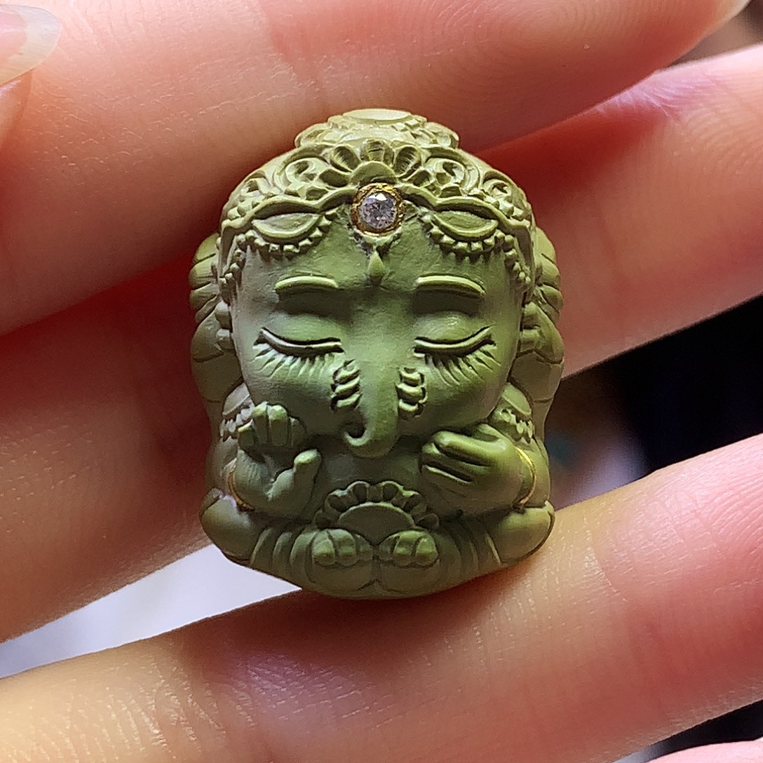 绿松石未镶嵌雕刻件