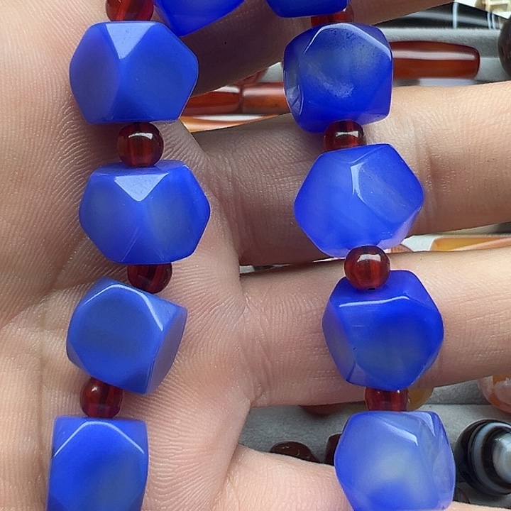 玛瑙/玉髓颈饰未镶嵌