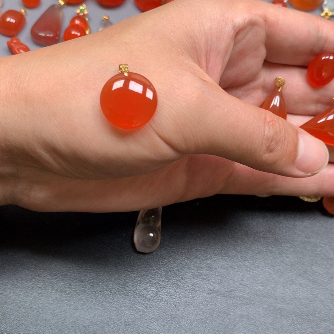 南红玛瑙未镶嵌吊坠