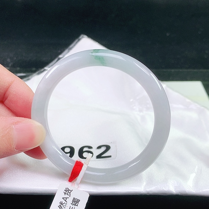 未镶嵌手镯（圆镯）翡翠962