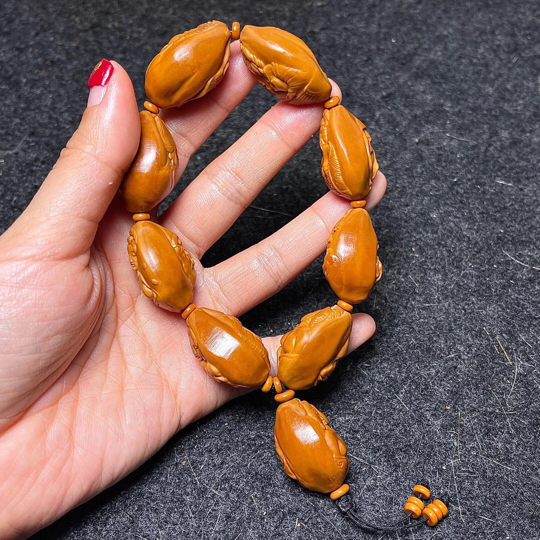 橄榄核雕刻美女生命文玩手串核雕工艺品手把件