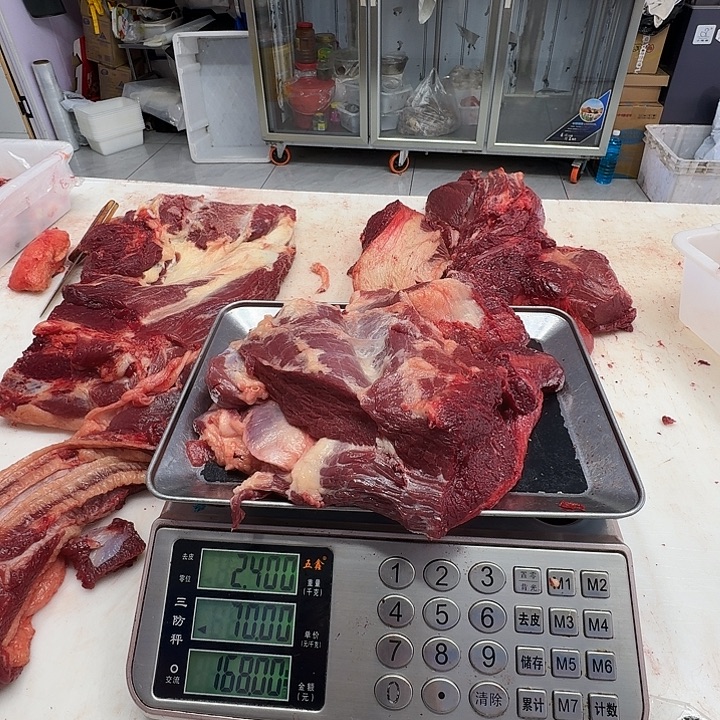 12个月中国大陆胸口雪花