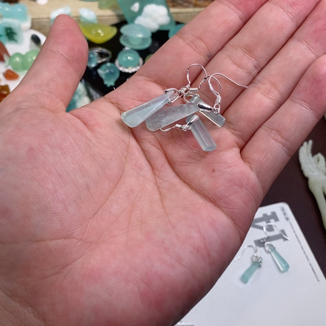 合金蛇纹石玉颈饰叶*漆