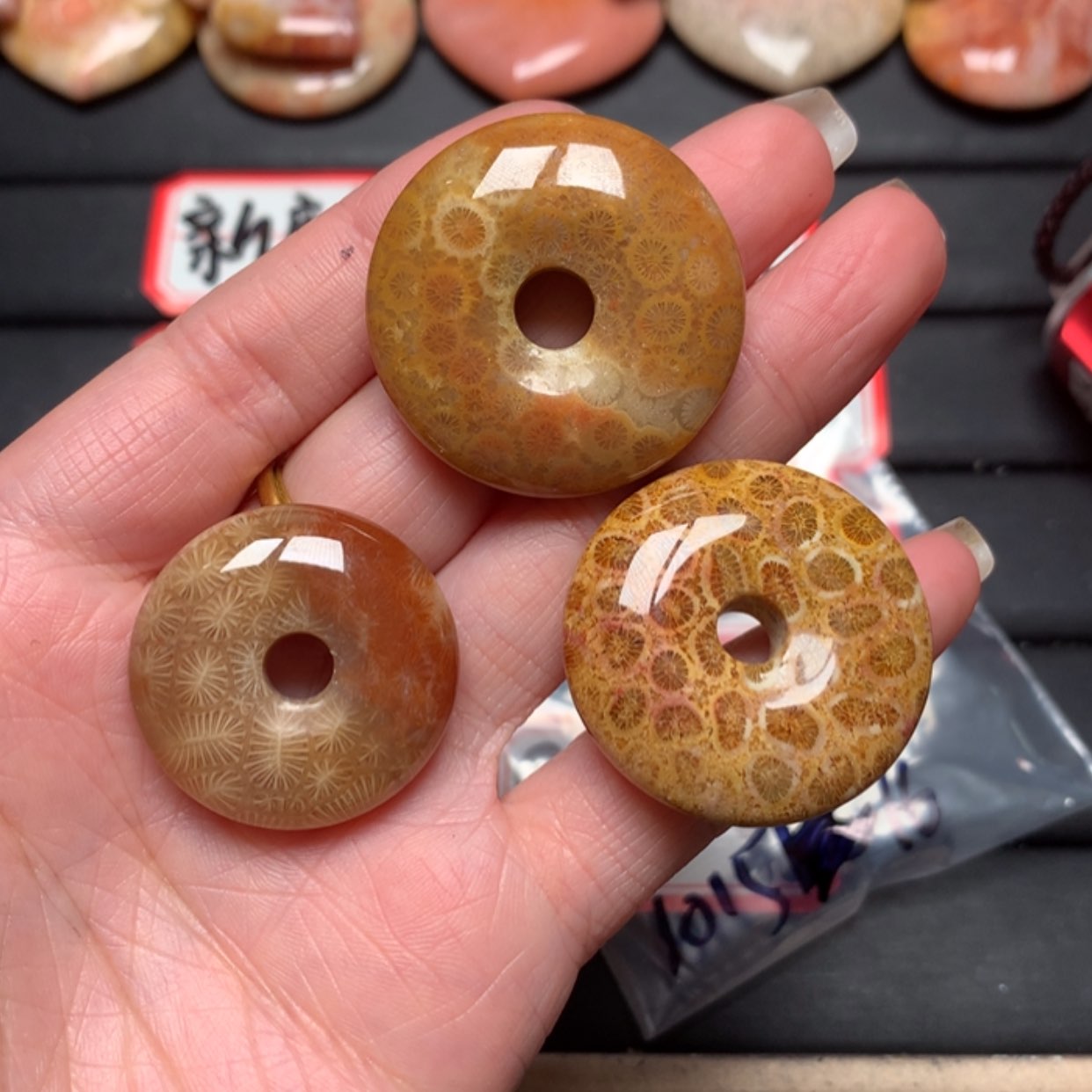 【闪购商品】硅化玉颈饰未镶嵌三***.