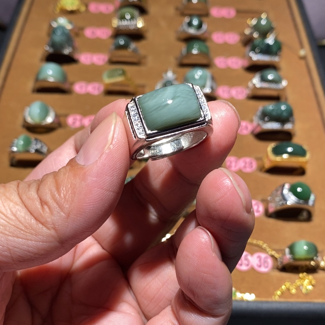 和田玉未镶嵌戒指